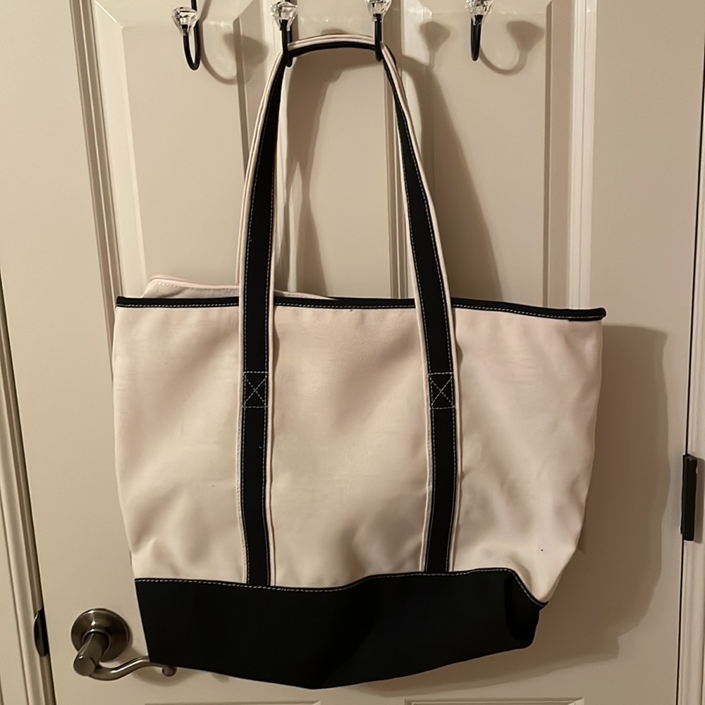 Women's N Monogrammed Tote Bag NWOT - Picture 5 of 11